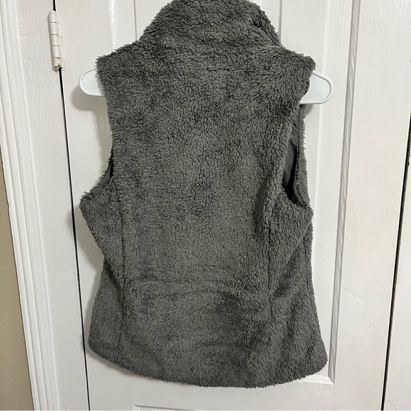 Patagonia Women’s Los Gatos Fleece Vest Salt Grey Small S2 - Picture 11 of 11